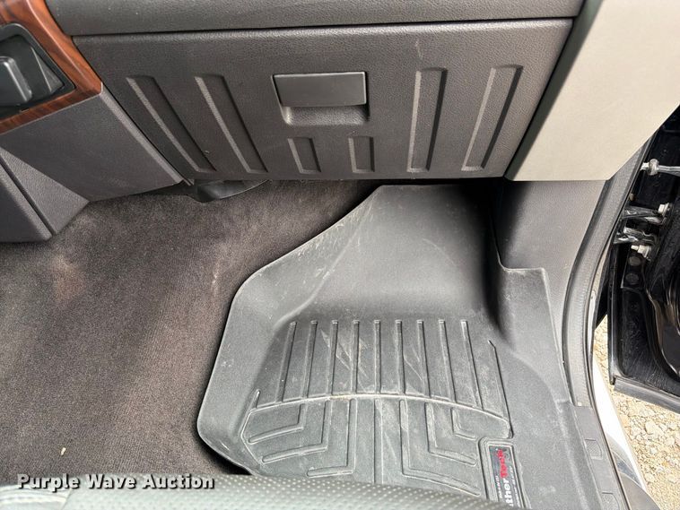 image for item FK3472 2016 Ford F250 Super Duty Crew Cab pickup truck