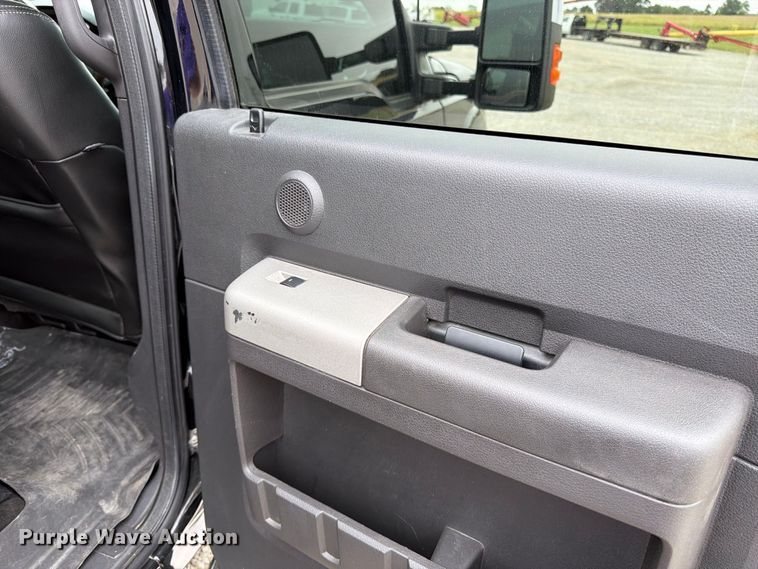 image for item FK3472 2016 Ford F250 Super Duty Crew Cab pickup truck