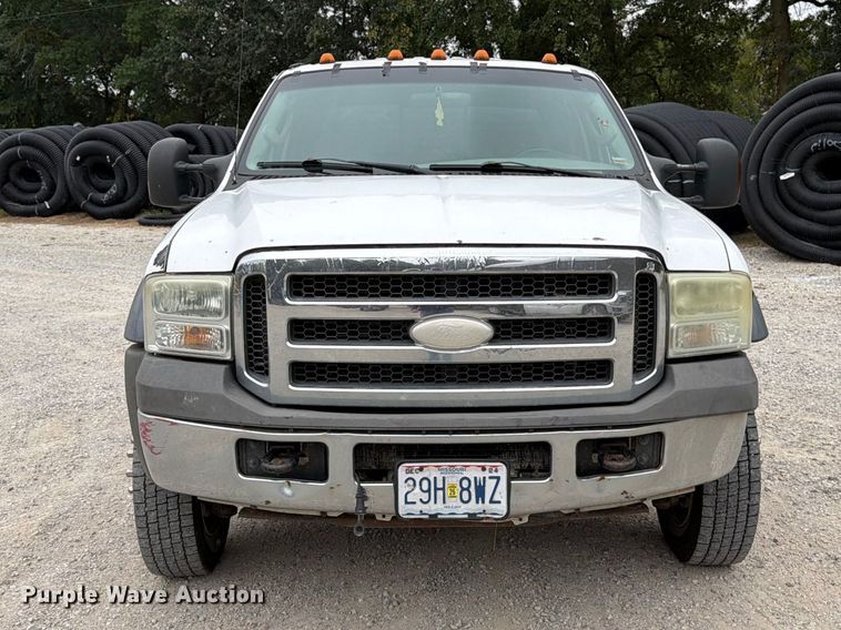 image for item FK3481 2005 Ford F450 Crew Cab flatbed truck