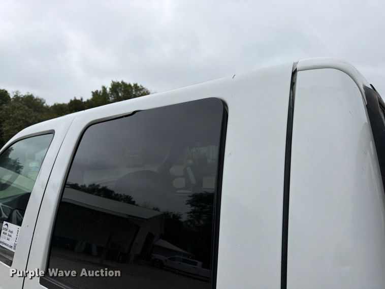image for item FK3481 2005 Ford F450 Crew Cab flatbed truck
