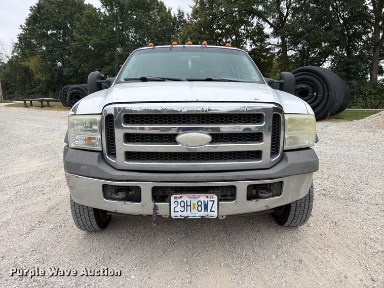 image for item FK3481 2005 Ford F450 Crew Cab flatbed truck