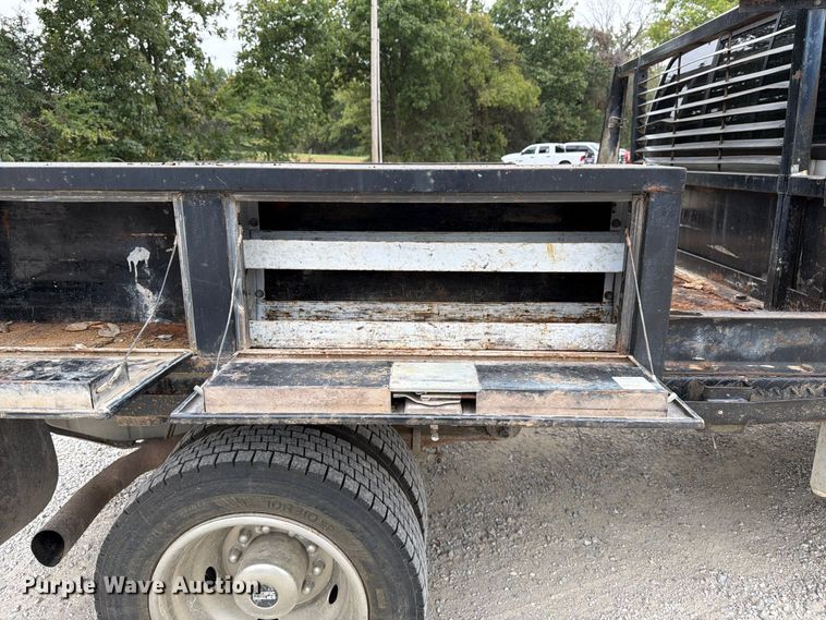 image for item FK3481 2005 Ford F450 Crew Cab flatbed truck