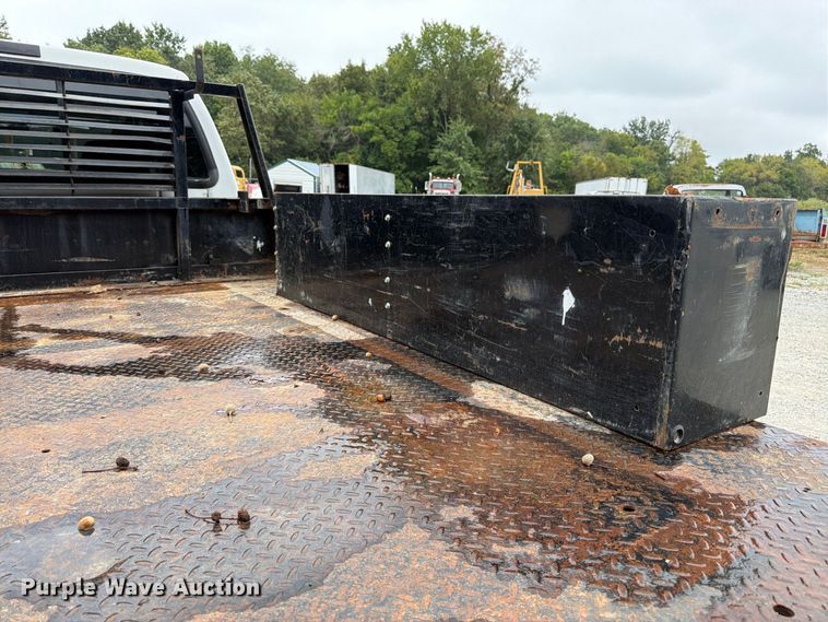 image for item FK3481 2005 Ford F450 Crew Cab flatbed truck