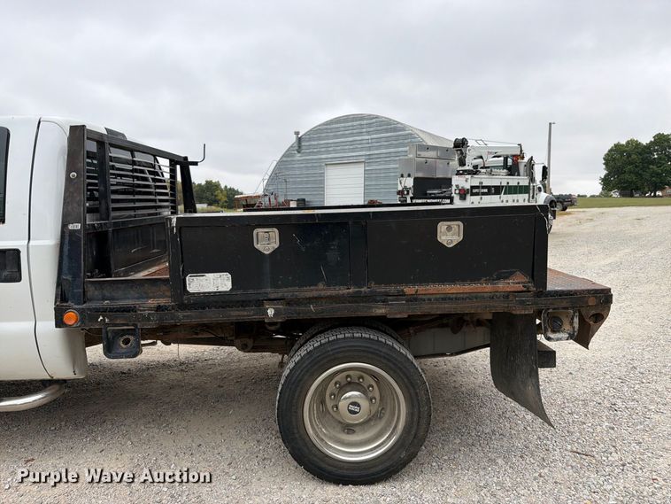 image for item FK3481 2005 Ford F450 Crew Cab flatbed truck