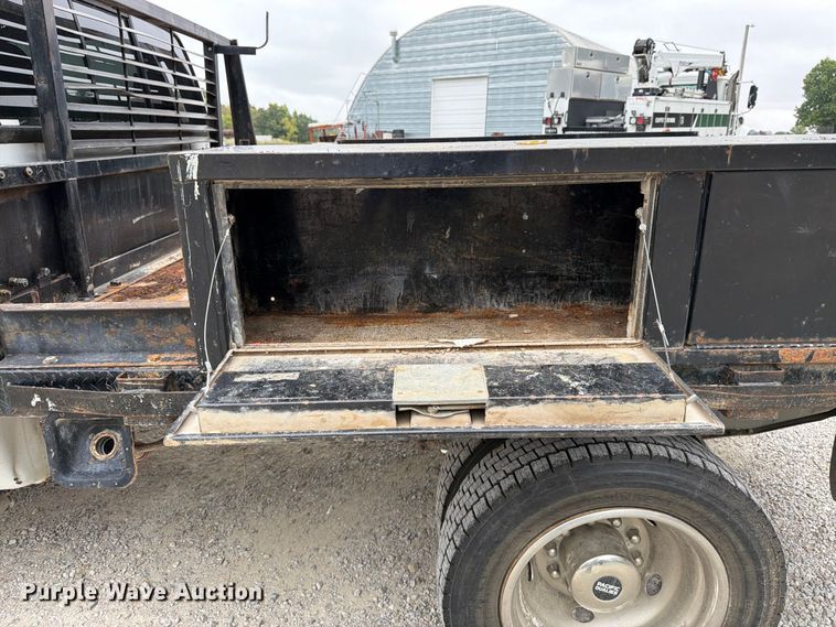 image for item FK3481 2005 Ford F450 Crew Cab flatbed truck
