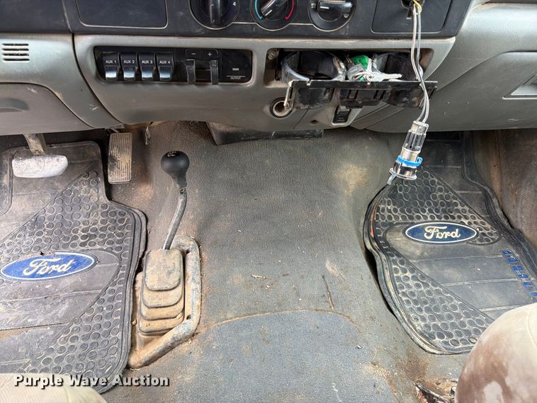 image for item FK3481 2005 Ford F450 Crew Cab flatbed truck