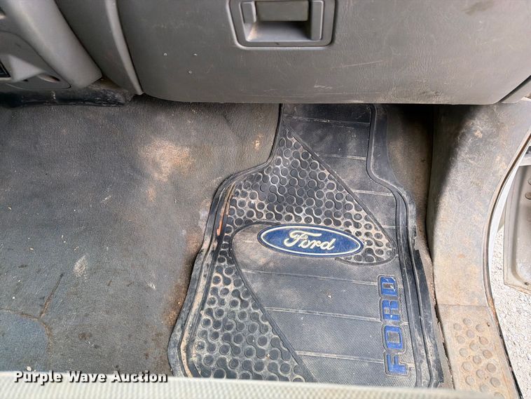 image for item FK3481 2005 Ford F450 Crew Cab flatbed truck