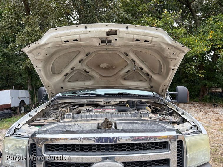 image for item FK3481 2005 Ford F450 Crew Cab flatbed truck