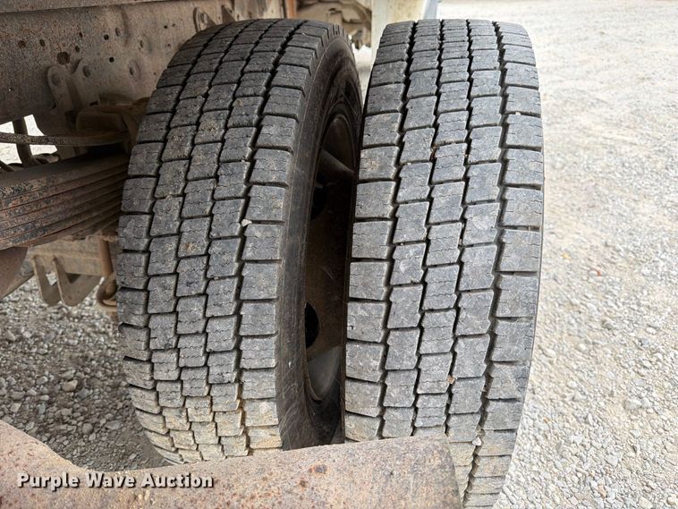 image for item FK3481 2005 Ford F450 Crew Cab flatbed truck