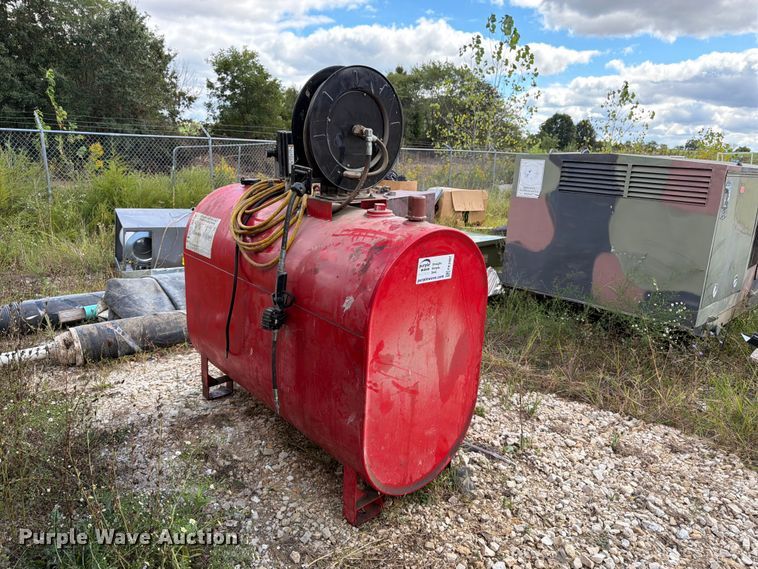 Oil tank
