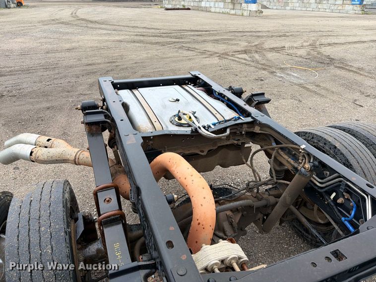 image for item FK3681 2015 Ford F550 Super Duty Ext. Cab truck cab and chassis
