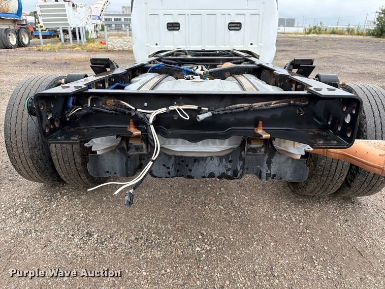 image for item FK3681 2015 Ford F550 Super Duty Ext. Cab truck cab and chassis