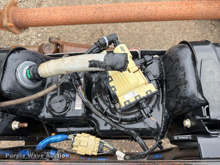 image for item FK3681 2015 Ford F550 Super Duty Ext. Cab truck cab and chassis