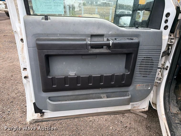 image for item FK3681 2015 Ford F550 Super Duty Ext. Cab truck cab and chassis