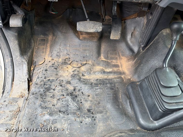 image for item FK3681 2015 Ford F550 Super Duty Ext. Cab truck cab and chassis