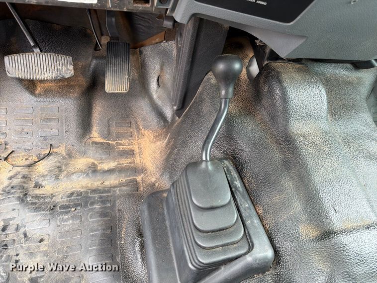 image for item FK3681 2015 Ford F550 Super Duty Ext. Cab truck cab and chassis