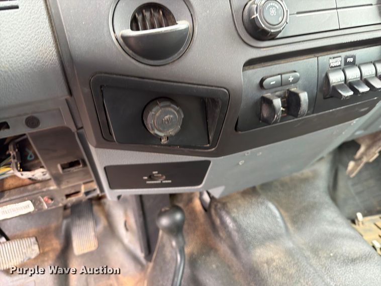 image for item FK3681 2015 Ford F550 Super Duty Ext. Cab truck cab and chassis