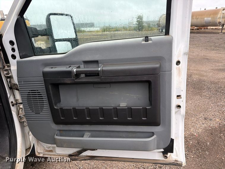 image for item FK3681 2015 Ford F550 Super Duty Ext. Cab truck cab and chassis