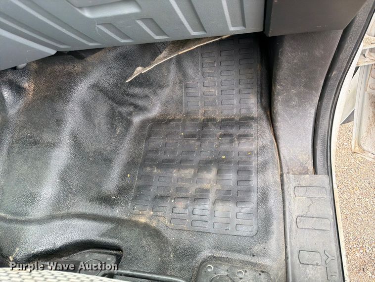 image for item FK3681 2015 Ford F550 Super Duty Ext. Cab truck cab and chassis