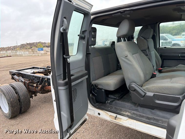 image for item FK3681 2015 Ford F550 Super Duty Ext. Cab truck cab and chassis