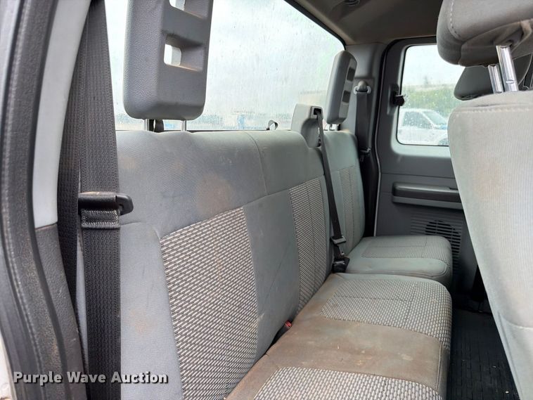 image for item FK3681 2015 Ford F550 Super Duty Ext. Cab truck cab and chassis
