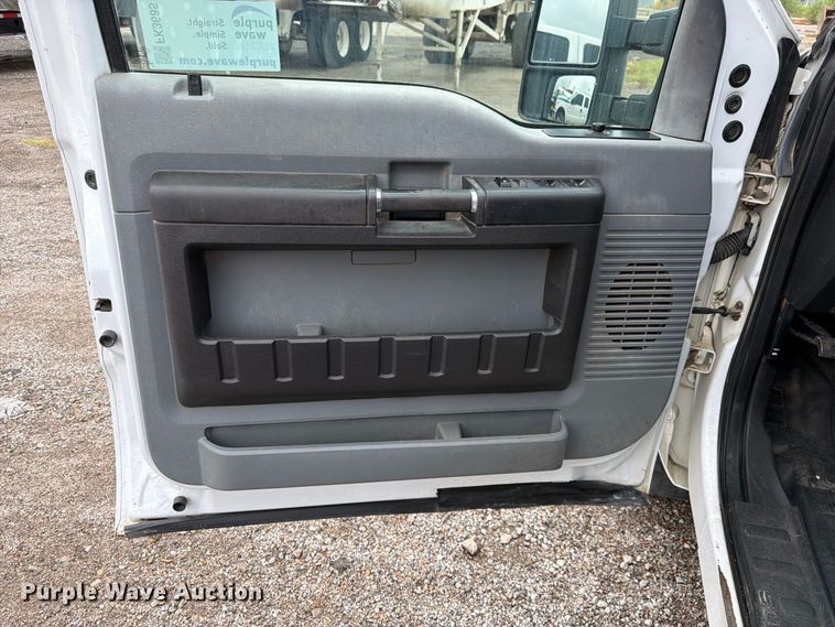 image for item FK3685 2015 Ford F250 Super Duty XL Crew Cab pickup truck