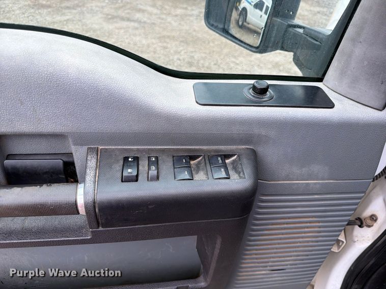image for item FK3685 2015 Ford F250 Super Duty XL Crew Cab pickup truck