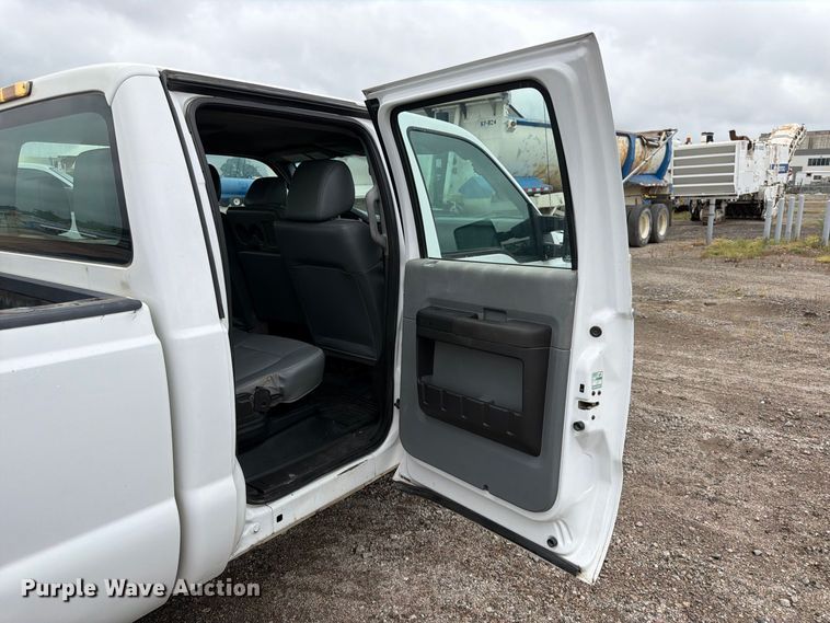 image for item FK3685 2015 Ford F250 Super Duty XL Crew Cab pickup truck