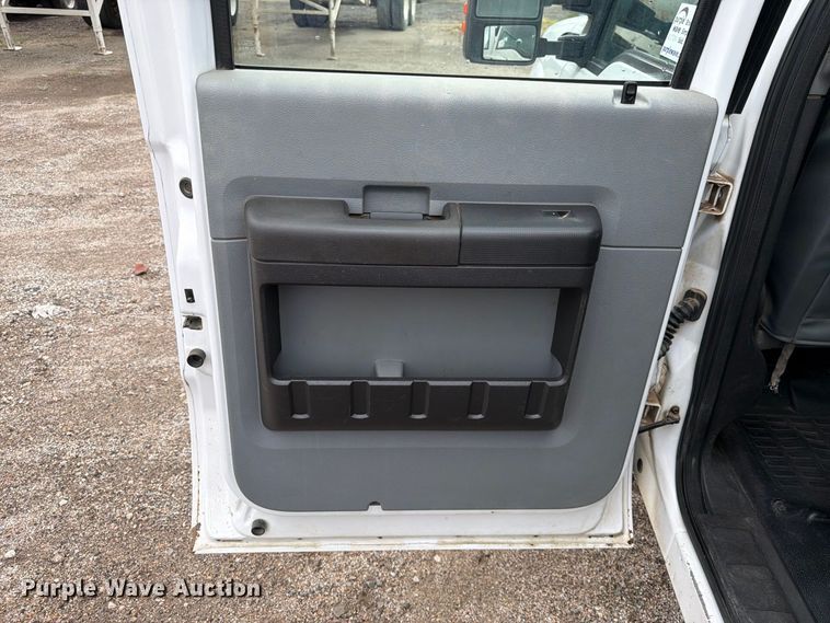 image for item FK3685 2015 Ford F250 Super Duty XL Crew Cab pickup truck