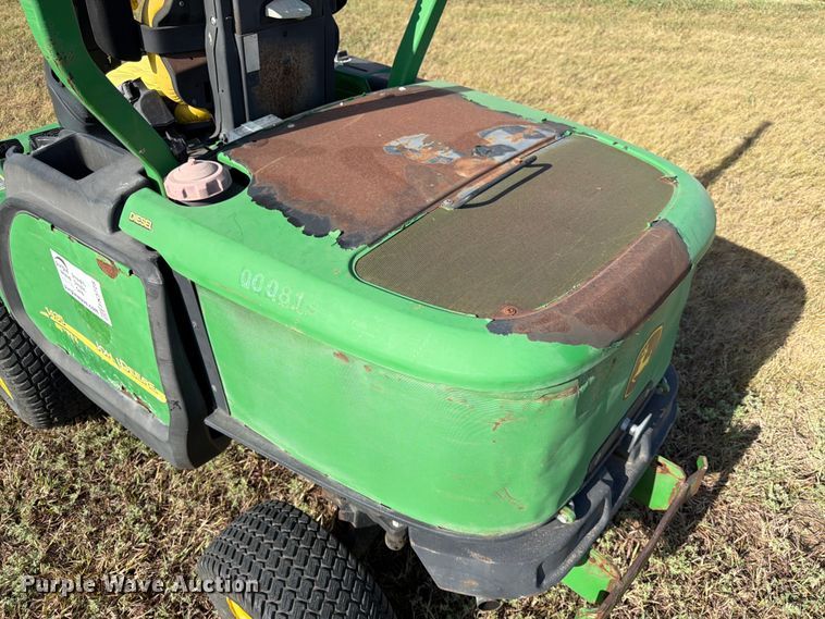 image for item FK3725 2005 John Deere 1435 Series II lawn mower