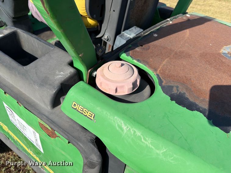 image for item FK3725 2005 John Deere 1435 Series II lawn mower