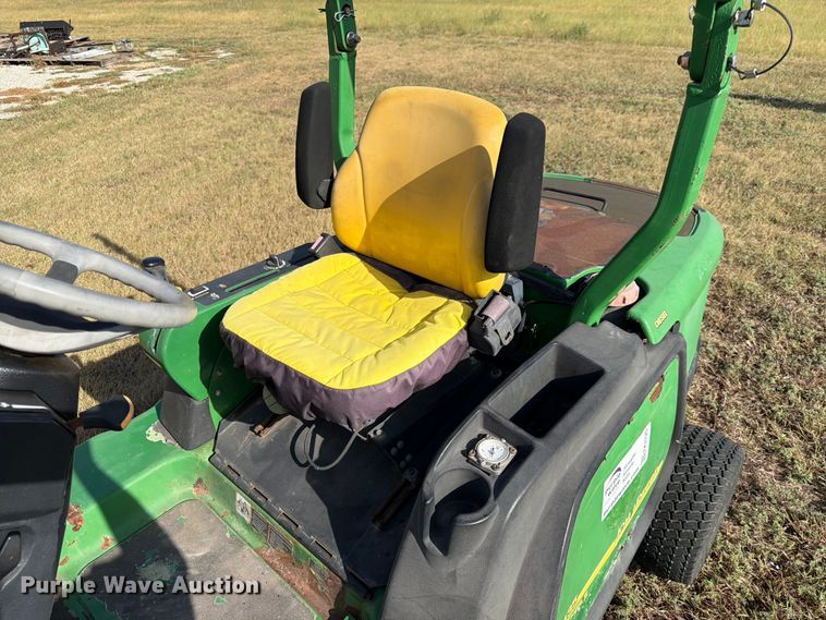 image for item FK3725 2005 John Deere 1435 Series II lawn mower