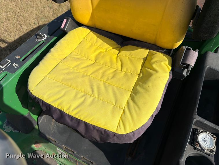 image for item FK3725 2005 John Deere 1435 Series II lawn mower