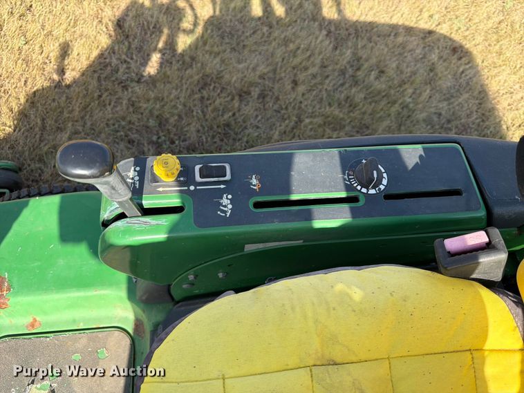 image for item FK3725 2005 John Deere 1435 Series II lawn mower