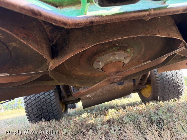 image for item FK3725 2005 John Deere 1435 Series II lawn mower
