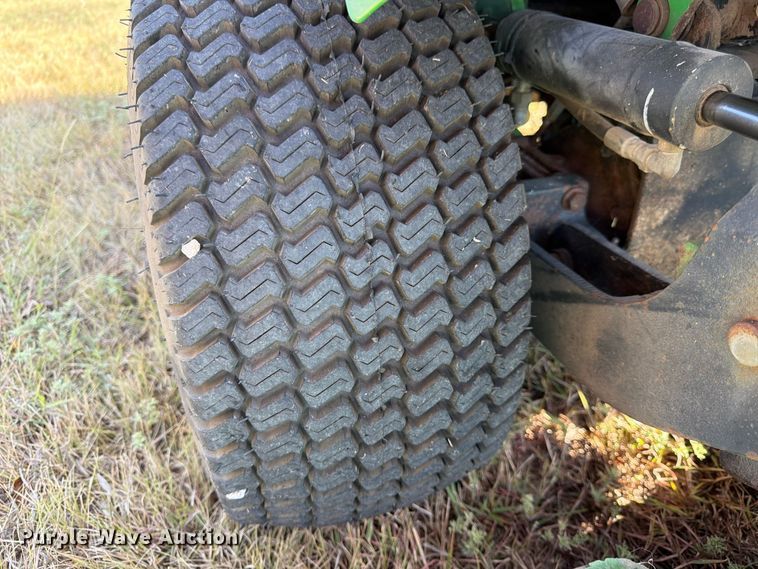 image for item FK3725 2005 John Deere 1435 Series II lawn mower