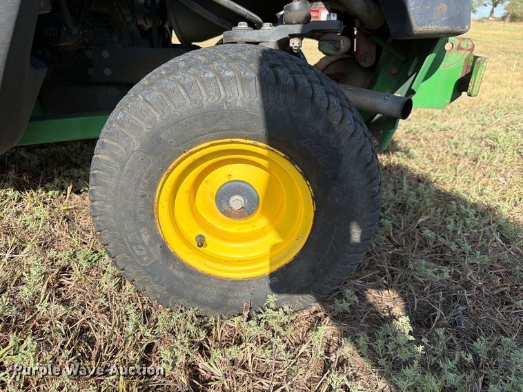image for item FK3725 2005 John Deere 1435 Series II lawn mower