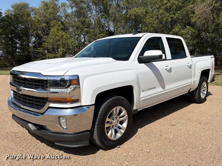 2016 Chevrolet Silverado 1500 Crew Cab pickup truck