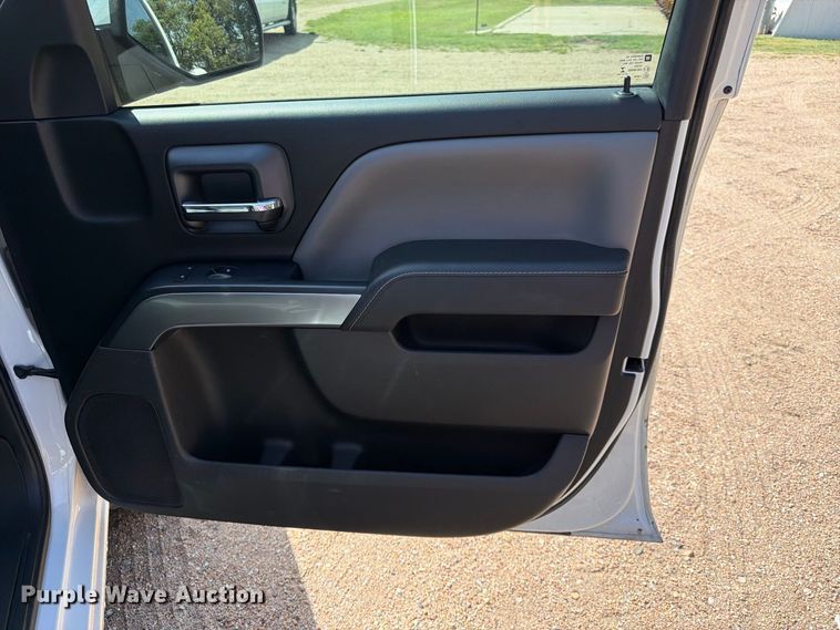 image for item FK3726 2016 Chevrolet Silverado 1500 Crew Cab pickup truck