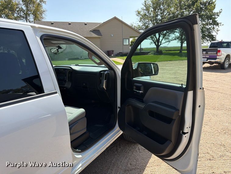 image for item FK3726 2016 Chevrolet Silverado 1500 Crew Cab pickup truck