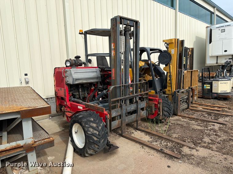 image for item FK3788 2003 Moffett M5500 forklift