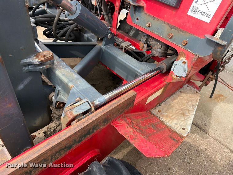 image for item FK3788 2003 Moffett M5500 forklift