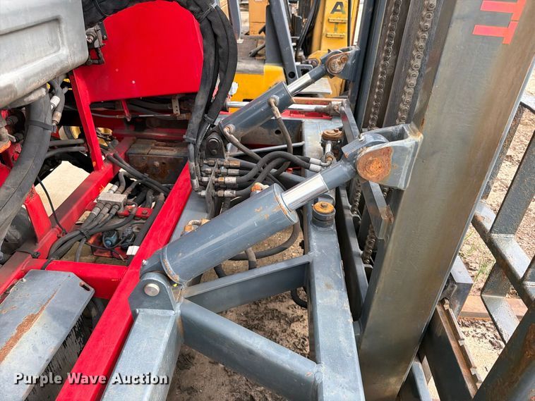 image for item FK3788 2003 Moffett M5500 forklift
