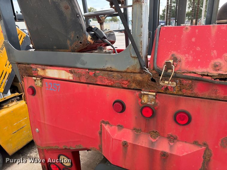 image for item FK3788 2003 Moffett M5500 forklift