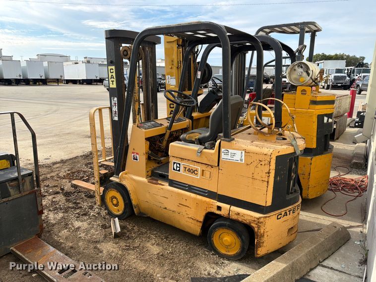 image for item FK3789 Caterpillar T40C forklift