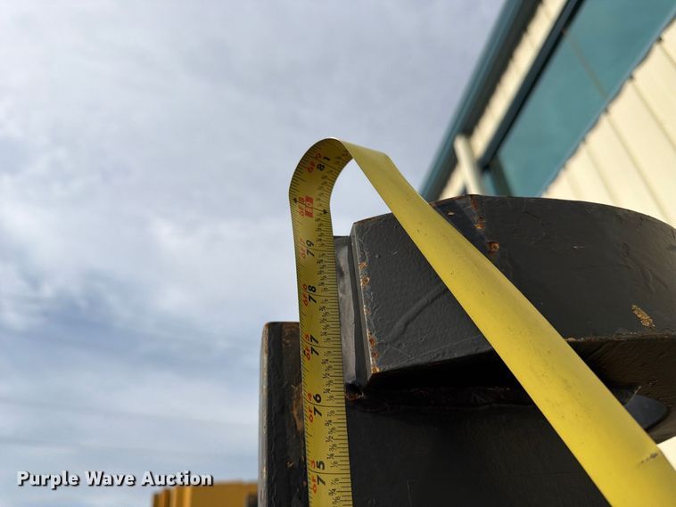 image for item FK3789 Caterpillar T40C forklift