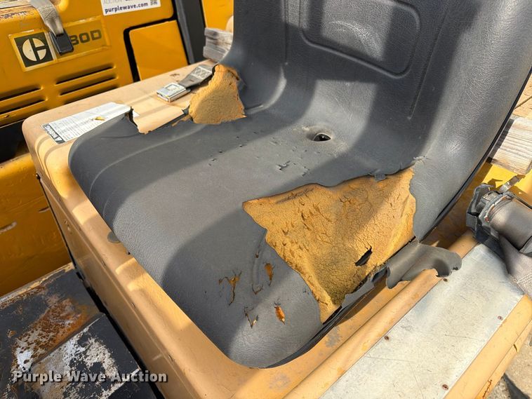 image for item FK3789 Caterpillar T40C forklift