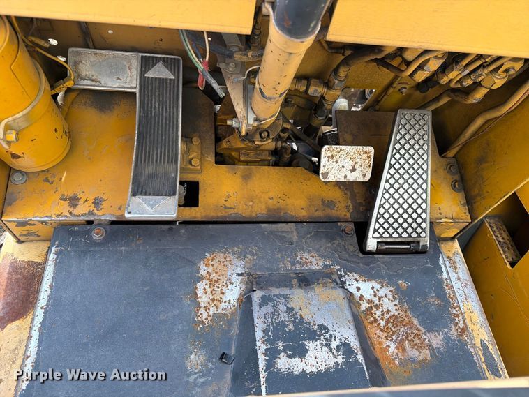 image for item FK3789 Caterpillar T40C forklift