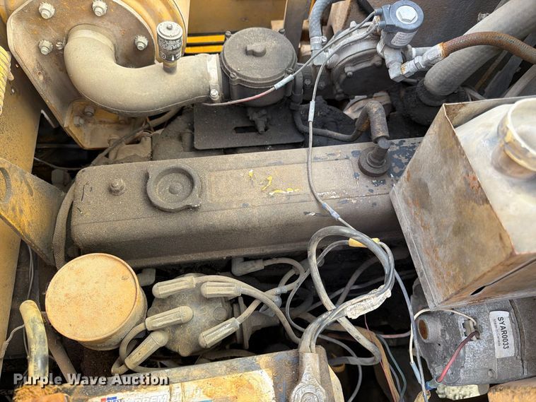 image for item FK3789 Caterpillar T40C forklift