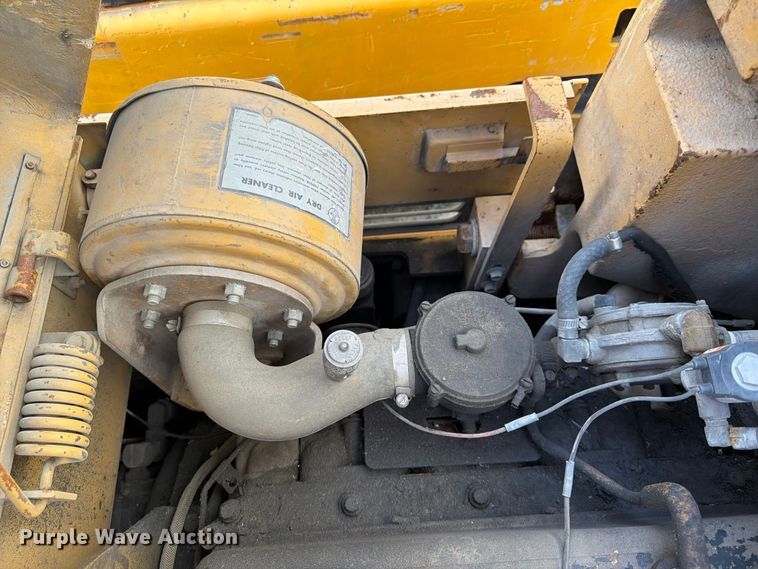 image for item FK3789 Caterpillar T40C forklift